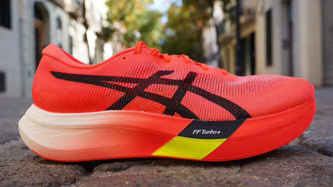 ASICS Metaspeed Sky Paris