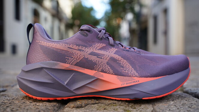 ASICS Novablast 5