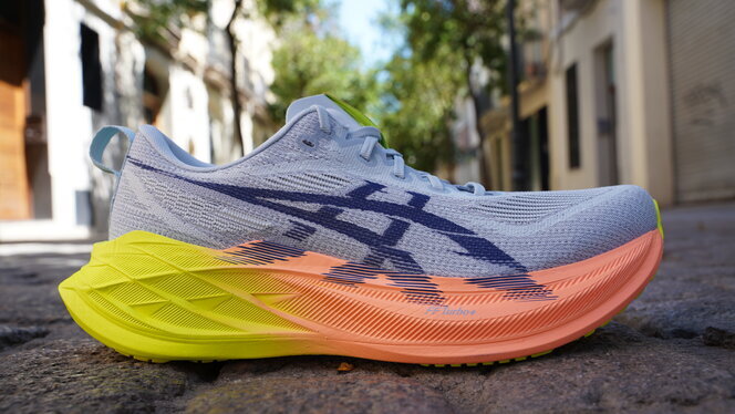 ASICS Superblast 2