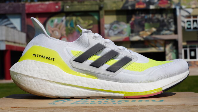 >Adidas Ultraboost 21