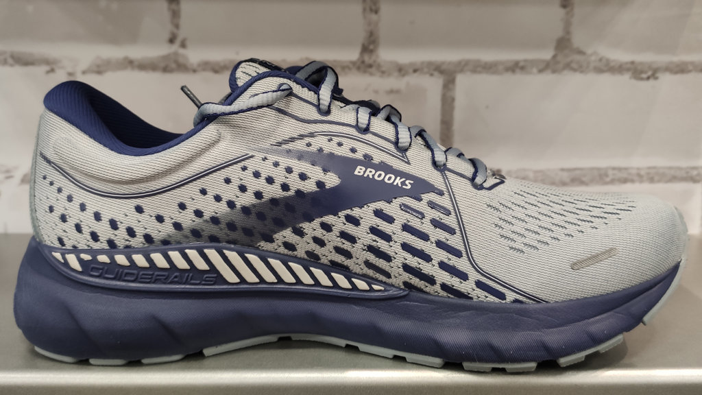 Brooks Adrenaline GTS 21 Análisis y opinión Zapatilla Entrenamiento Review