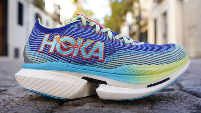 >Hoka Cielo X1