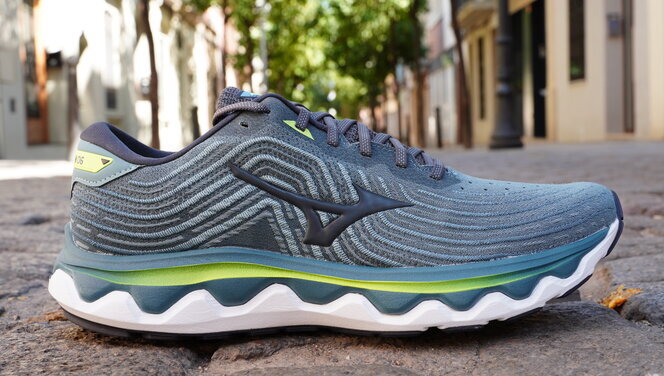 >Mizuno Wave Horizon 6