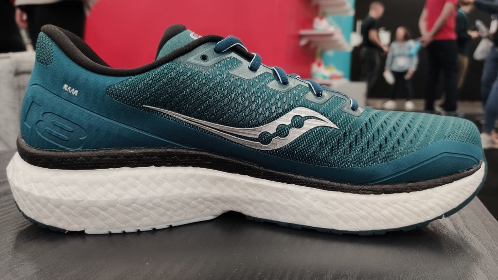 saucony triumph precio