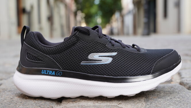 >Skechers GOrun Motion