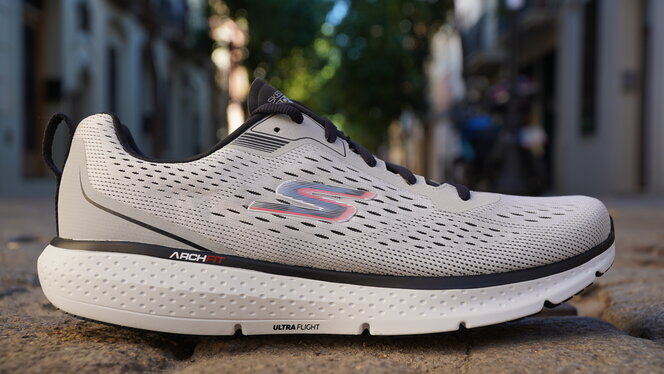 >Skechers GOrun Pure 3